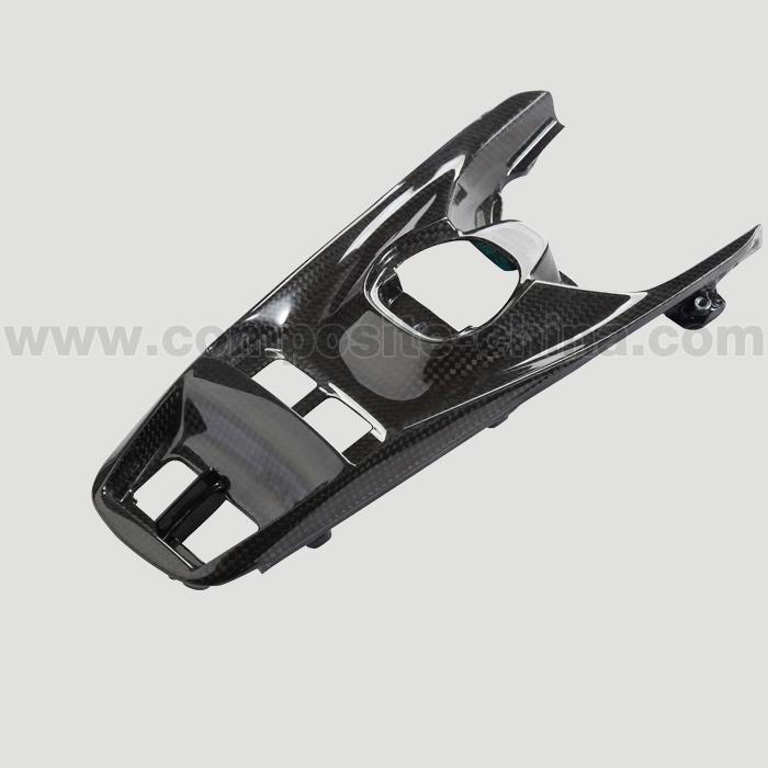 Parti in fibra di carbonio personalizzate